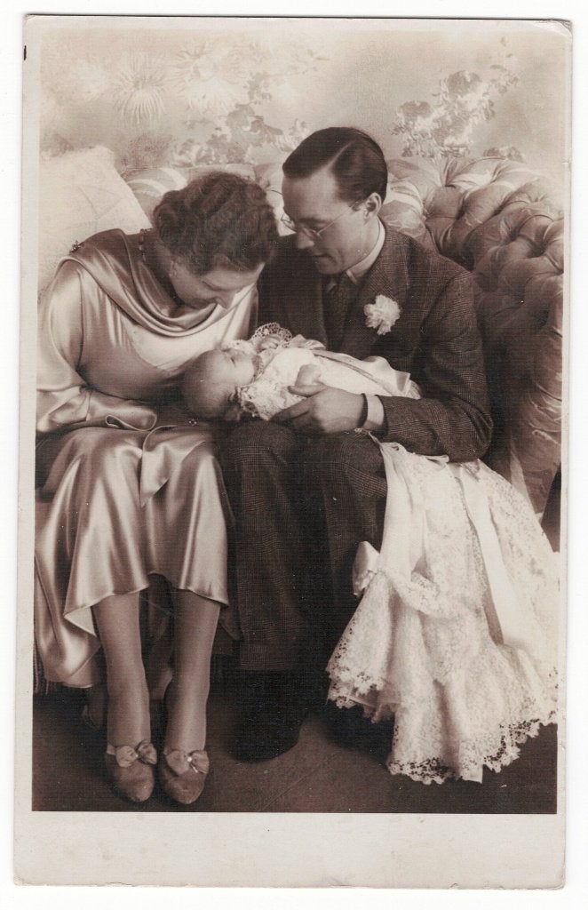 B26157 Juliana en Bernhard met baby Beatrix(?), Ophalen of Verzenden, 1920 tot 1940, Ongelopen, Zuid-Holland