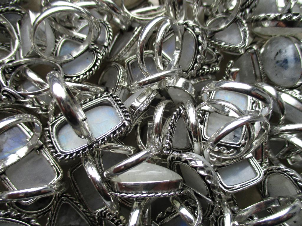 grote partij maansteen ringen, Sieraden, Tassen en Uiterlijk, Ringen, Nieuw, Ophalen of Verzenden, 17 tot 18, Met edelsteen