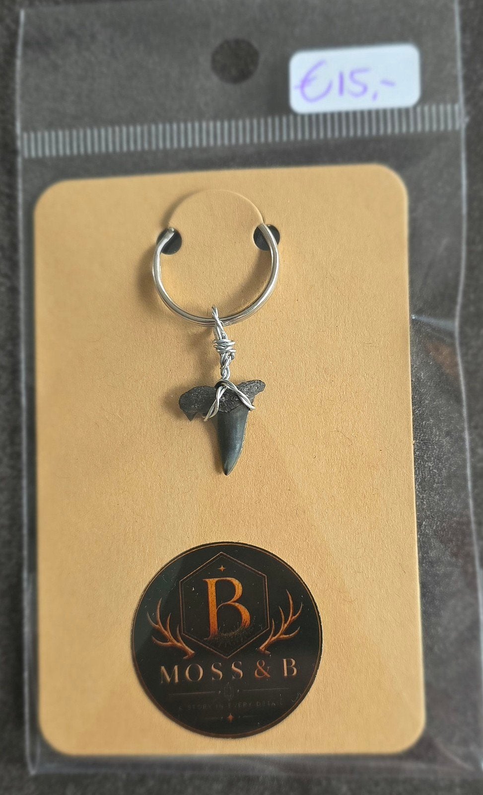 unieke sleutelhanger met fossiele haaientand, Ophalen of Verzenden, Nieuw, Dier of Natuur