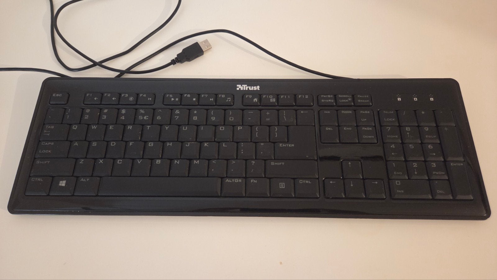 Trust eLight Toetsenbord met LED Verlichting, Computers en Software, Toetsenborden, Gebruikt, Multimediatoetsen, Ophalen of Verzenden