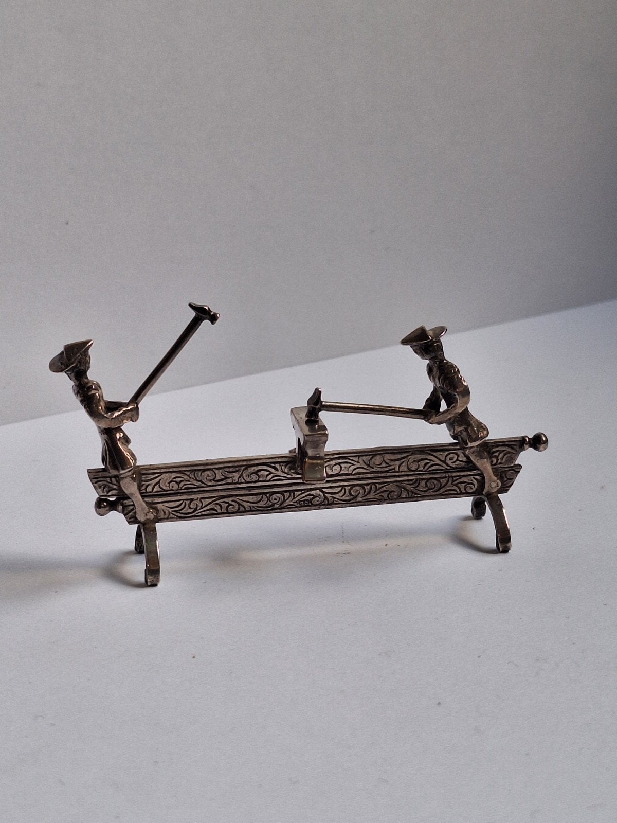 Antiek zilveren miniatuur smeden., Ophalen of Verzenden, Zilver