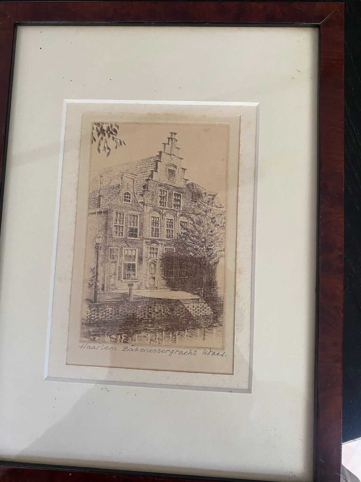 Ets Haarlem Bakenessergracht, ingelijst van Henk Daas, Ingelijst, Ets, Stadsgezicht, Ophalen of Verzenden