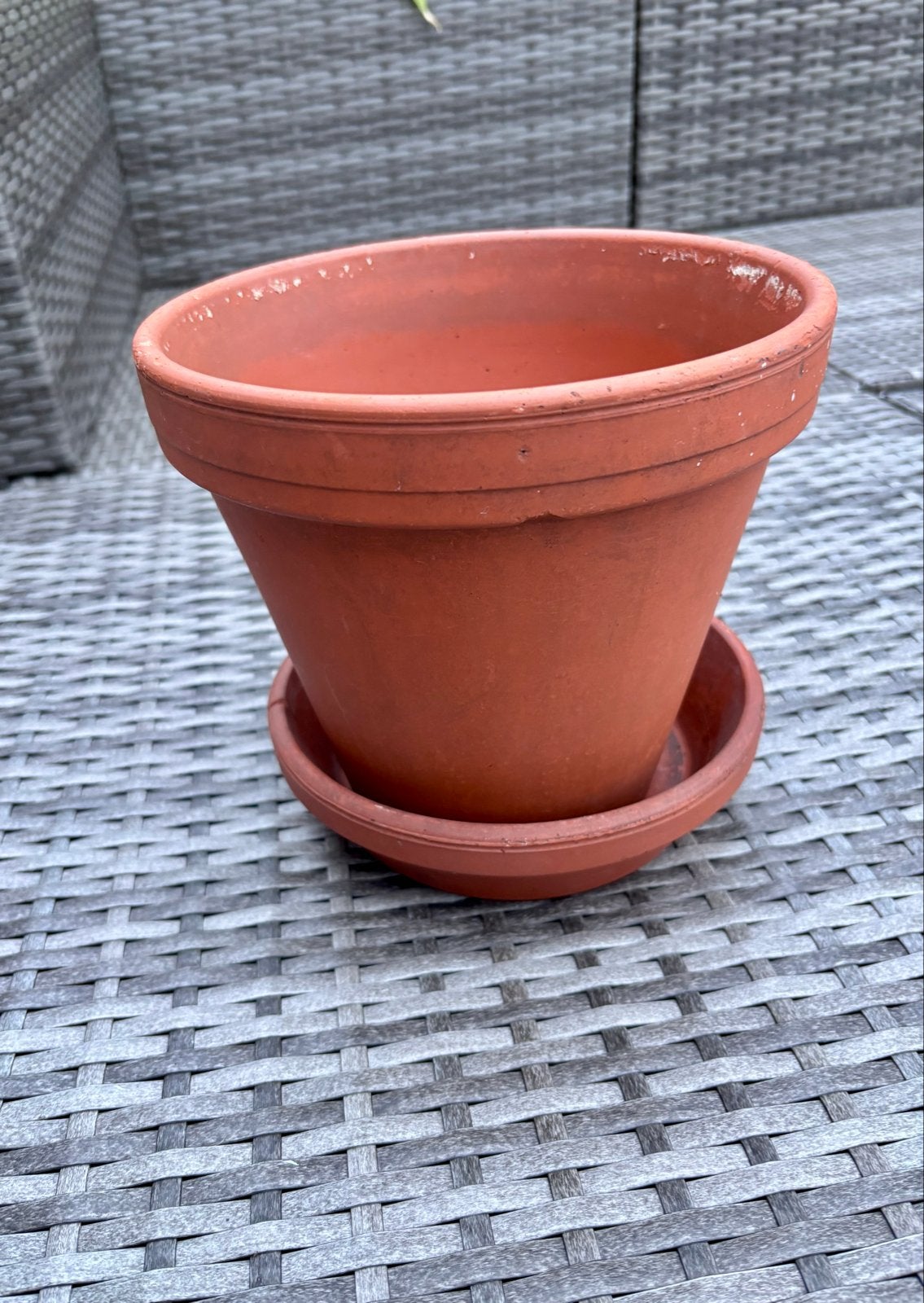 Vintage Terracotta Bloempot en Schotel, Bloempot, Gebruikt, Rond, Binnen, Ophalen of Verzenden