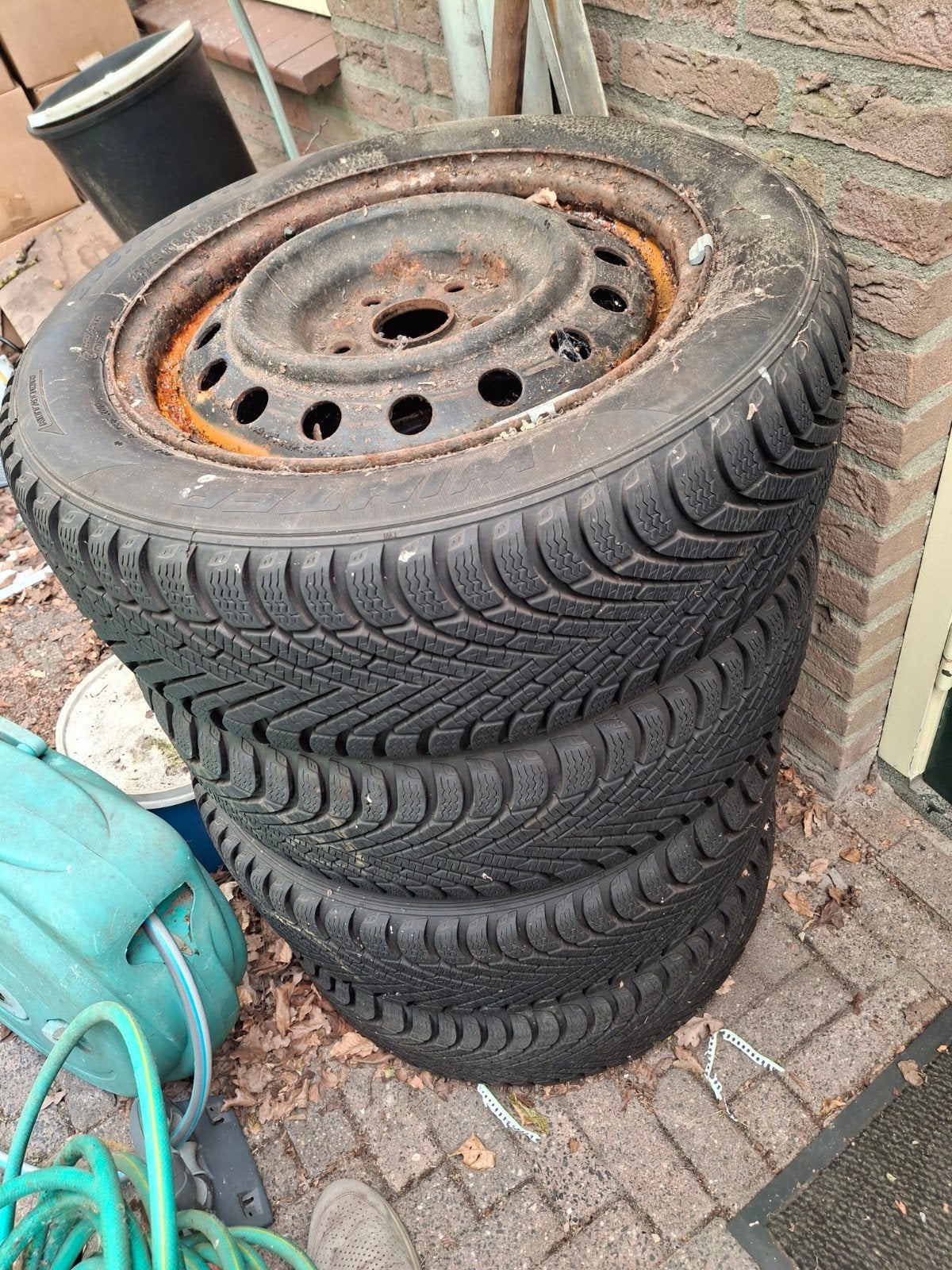 Winterbanden 205/55 R16 op stalen velgen, Auto-onderdelen, Banden en Velgen, Ophalen, Gebruikt, 16 inch, Banden en Velgen