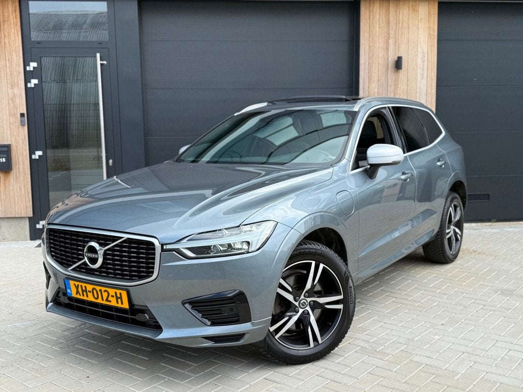 Volvo XC60 2.0 T8 Twin Engine AWD R-Design PANO|BTW|LEER|TRE, Auto's, Volvo, Automaat, Gebruikt, 4 cilinders, 1969 cc