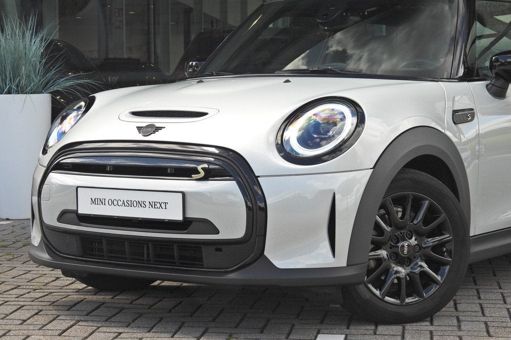MINI Electric Classic / Panoramadak / Sportstoelen / Comfort, Auto's, Mini, Met garantie (alle), 184 pk, 28 kWh, 154 min