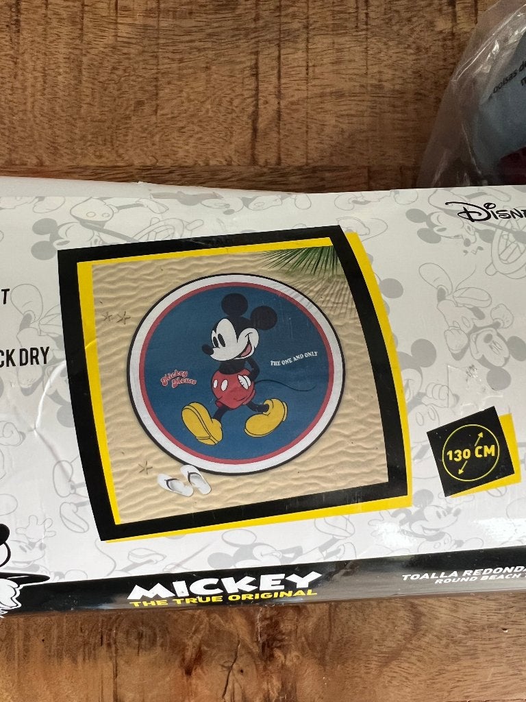 Disney badhanddoek 130cm, Verzamelen, Disney, Ophalen of Verzenden, Overige figuren, Nieuw, Kleding of Textiel