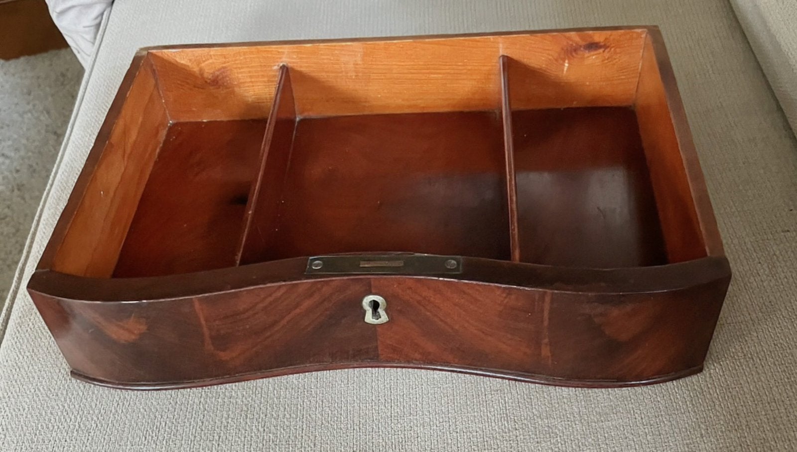 Antiek laadje - mahonie. Gebogen. Drie vakken., Antiek en Kunst, Ophalen of Verzenden