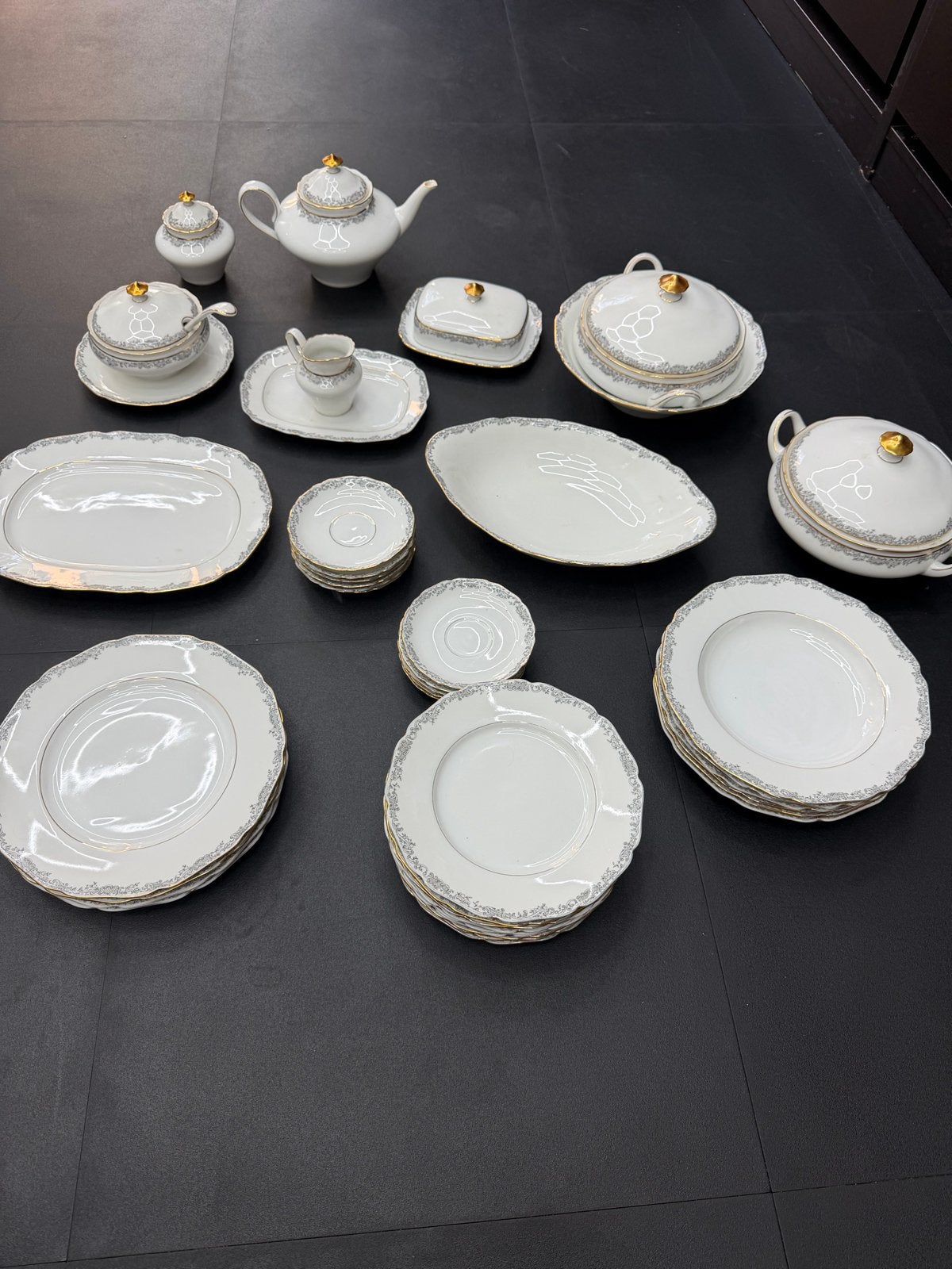 Hutschenreuther Servies - Wit met Goud en Grijs Decor, Ophalen