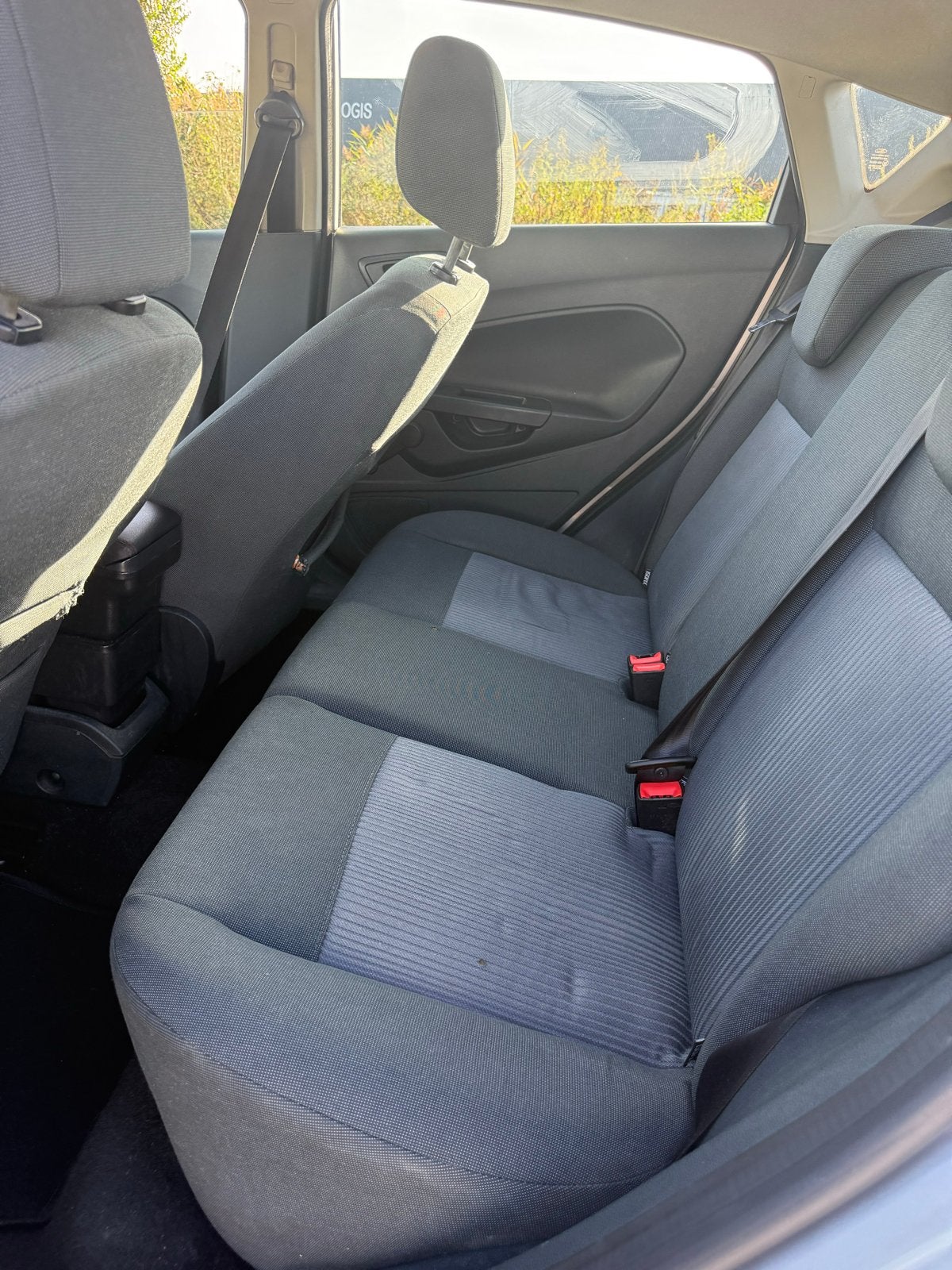 Foto 9 van Ford Fiësta 1.25 44KW 5DR 2012 Grijs