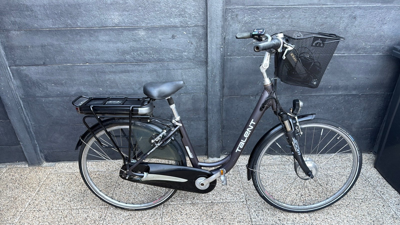 Zeer nette elektrichefiets Talent 28 inch.8 versnellingen, Zo goed als nieuw, 47 tot 51 cm, 50 km per accu of meer, Ophalen