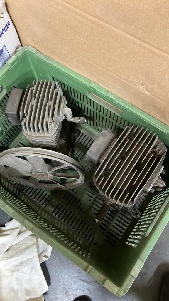 Compressor pompen, Doe-het-zelf en Verbouw, 100 liter of meer, Ophalen of Verzenden, Gebruikt, Minder dan 200 liter/min