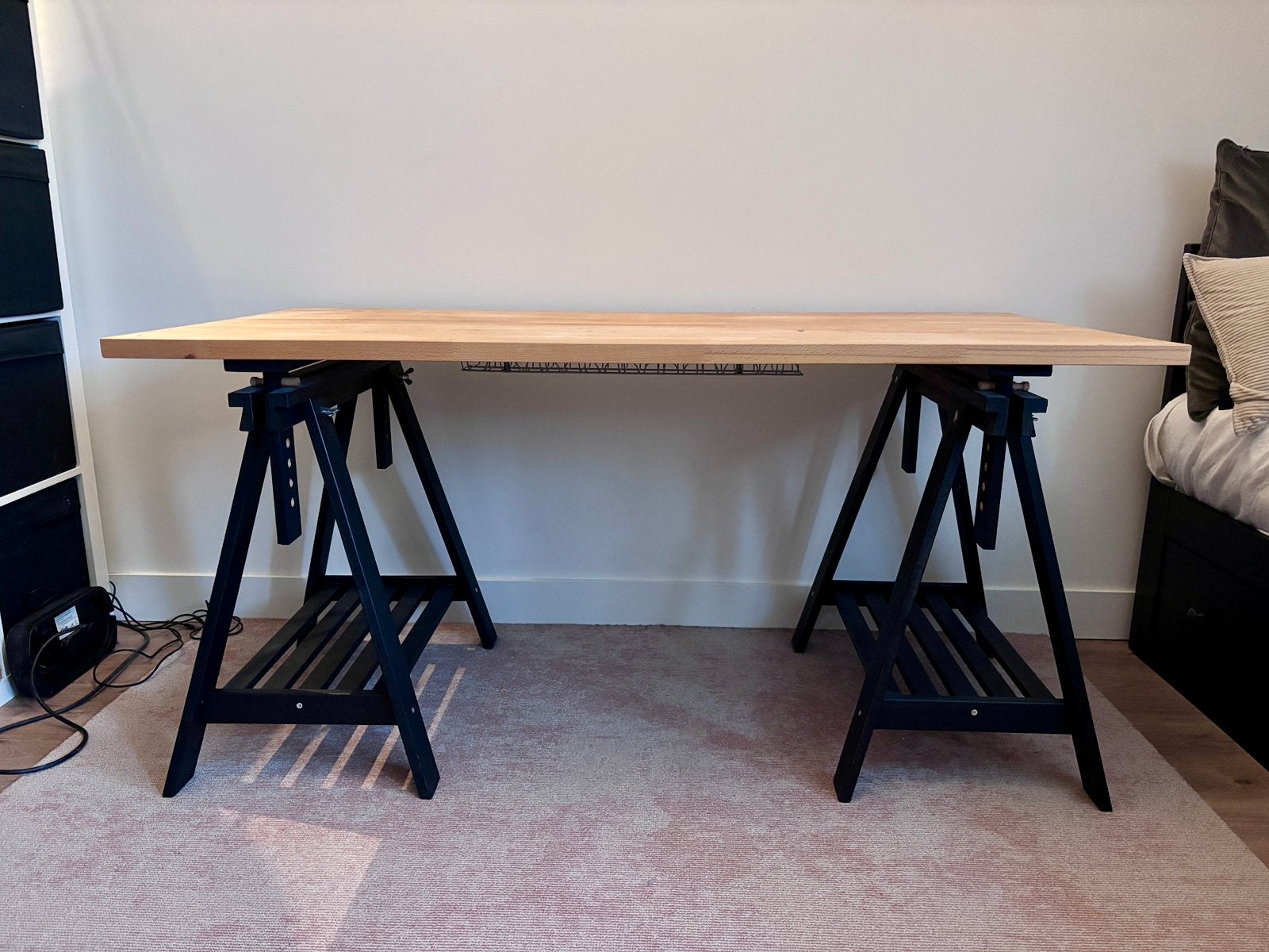 Bureau met massief houten blad en verstelbare schragen, Ophalen, Overige typen, Gebruikt, Hout