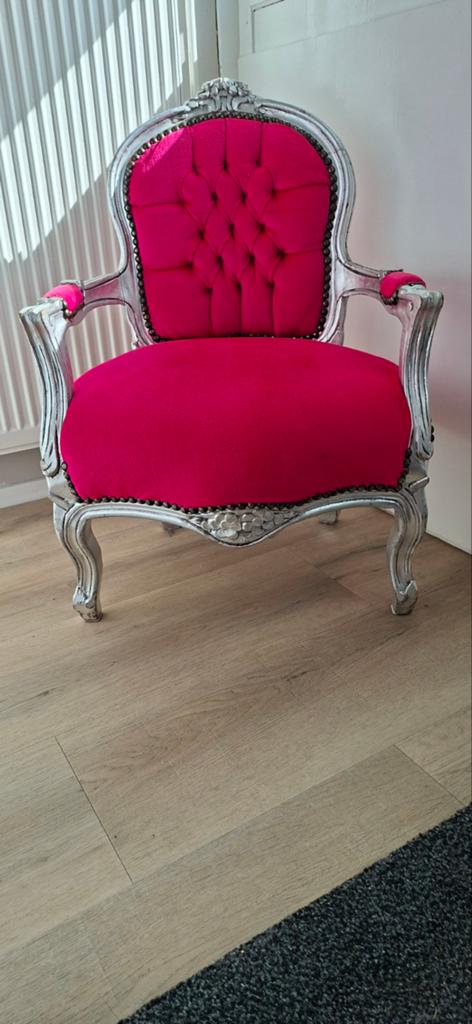 Zeer nette brocante kinderstoel, Ophalen