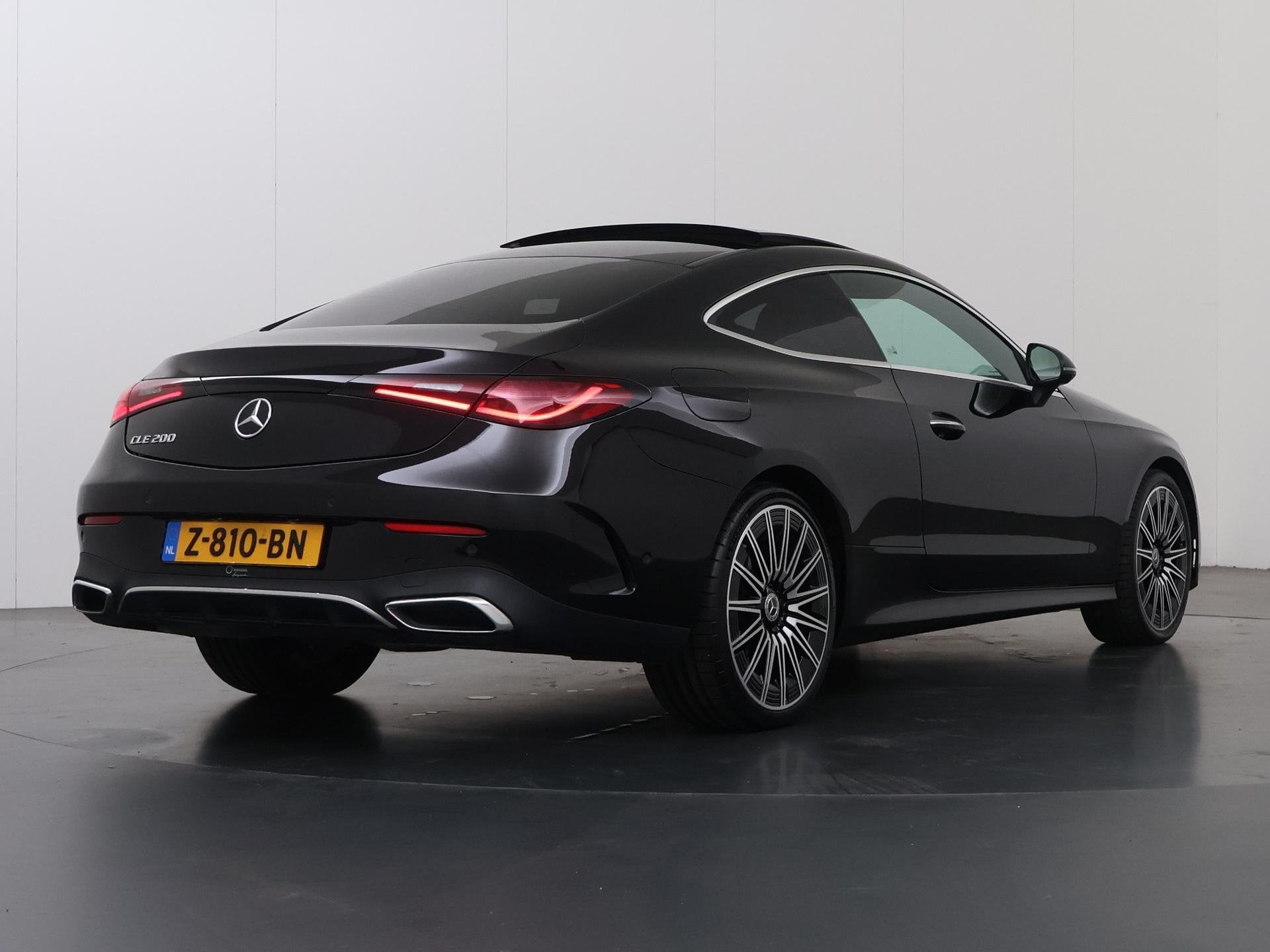 Mercedes-Benz CLE Coupé 200 AMG Line | Panoramadak | Leder, Auto's, Automaat, Dealer onderhouden, 4 cilinders, 4 stoelen