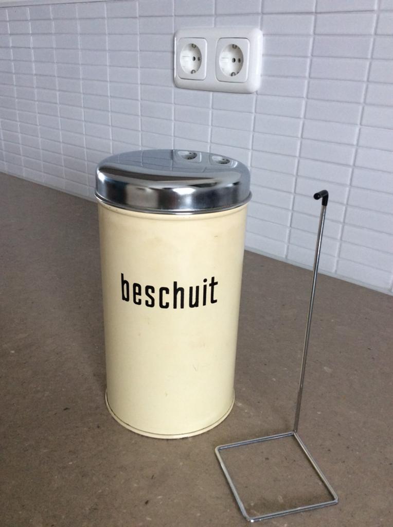 Vintage Brabantia beschuitbus - Crème met zwart opschrift, Huis en Inrichting, Keuken | Keukenbenodigdheden, Gebruikt, Voorraadpot