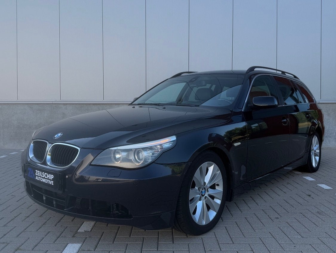 BMW 5-serie Touring 520d Facelift Corporate Lease Business L, Auto's, BMW, Euro 5, Achterwielaandrijving, Zwart, 4 cilinders