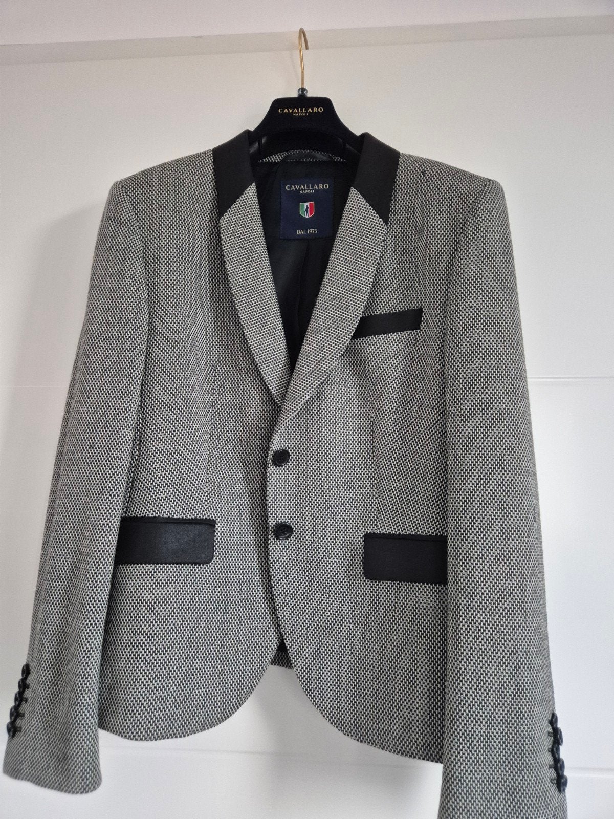 Cavallaro Napoli Colbert Blazer Zwart/Wit Maat 44, Kleding | Dames, Ophalen of Verzenden, Nieuw, Zwart