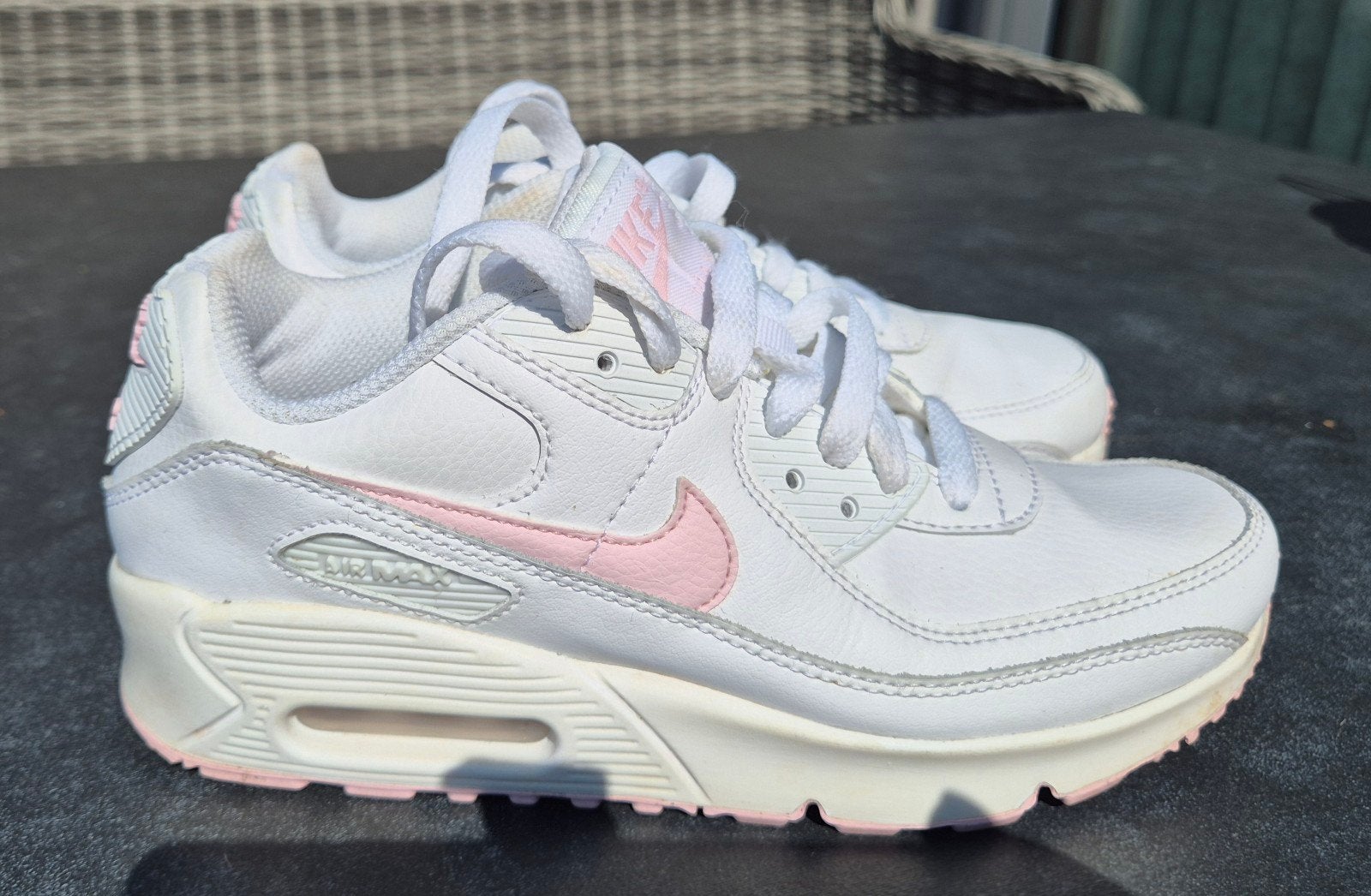 Nike Air Max 90 leer mt 35.5 z.g.a.n, Kleding | Dames, Schoenen, Wit, Ophalen of Verzenden, Nike air max, Sneakers of Gympen