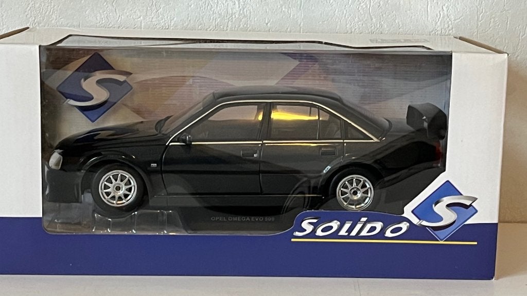 Opel Omega EVO 500  1:18 nieuw in doos Solido, Hobby en Vrije tijd, Modelauto's | 1:18, Ophalen of Verzenden, Nieuw, Motor, Solido