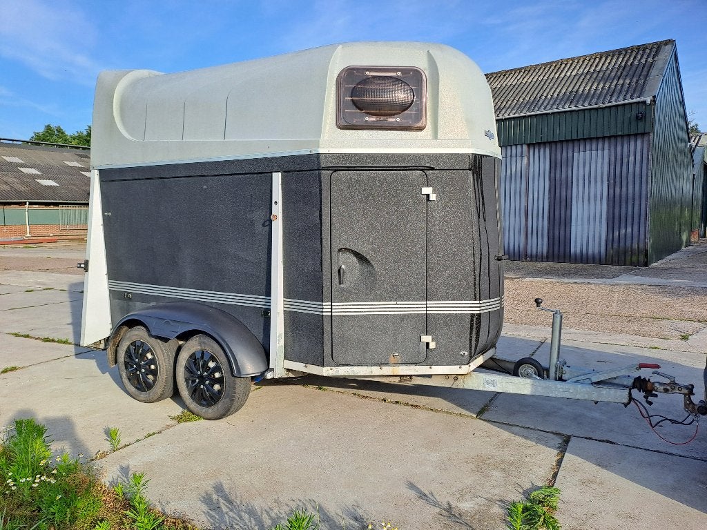 Humbaur 2 paards polyester trailer met zadelkamer, Ophalen, Gebruikt, Polyester, 2-paards trailer