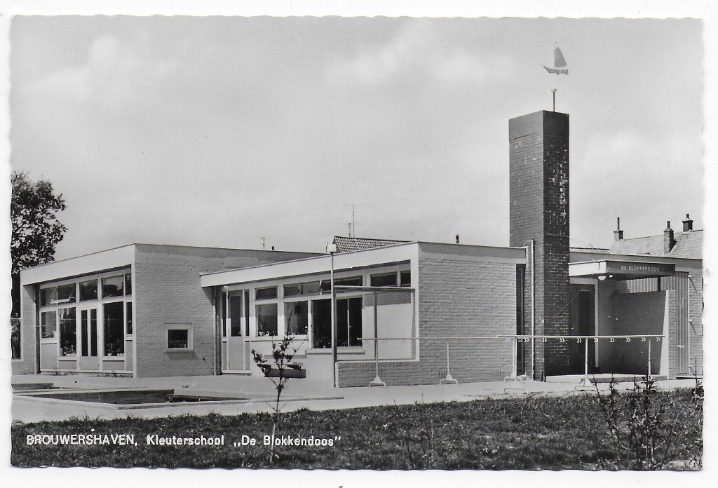Brouwershaven Kleuterschool Blokkendoos Ansichtkaart B6851, Verzamelen, Ophalen of Verzenden, 1960 tot 1980, Gelopen