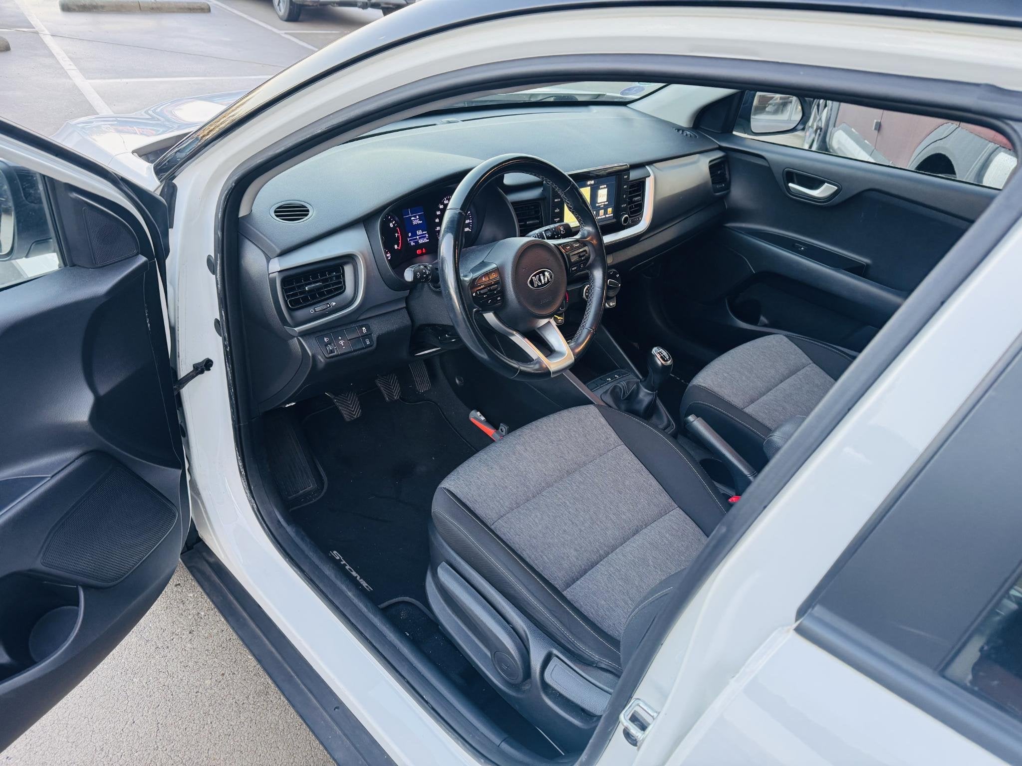 Kia Stonic 1.0 T-GDi DynamicLine Navi | DAB | Camera | Cruis, Auto's, Voorwielaandrijving, Gebruikt, Euro 6, Origineel Nederlands