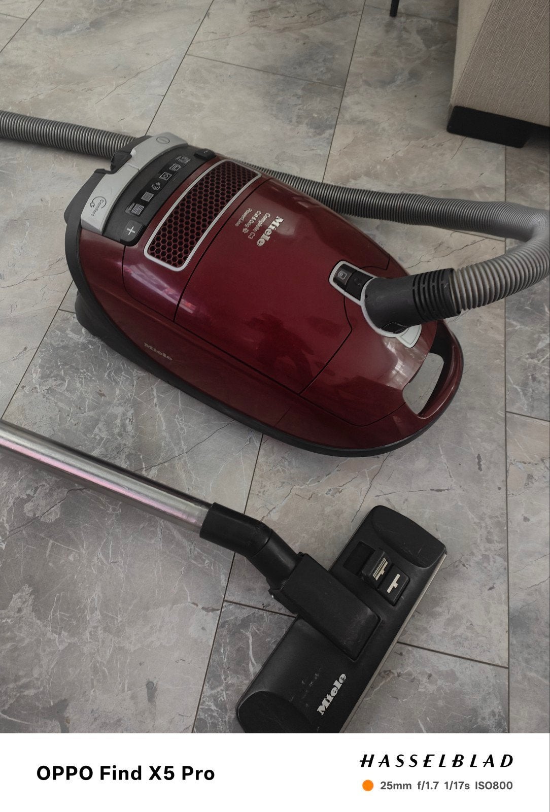 Miele stofzuiger, Ophalen, Zo goed als nieuw, 1200 tot 1600 watt