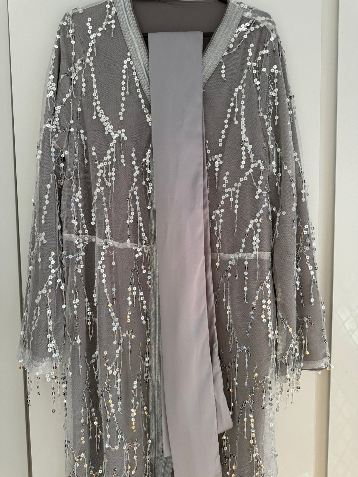 Pailetten jurk met riem, Kleding | Dames, Gelegenheidskleding, Galajurk, Maat 42/44 (L), Ophalen of Verzenden, Zo goed als nieuw