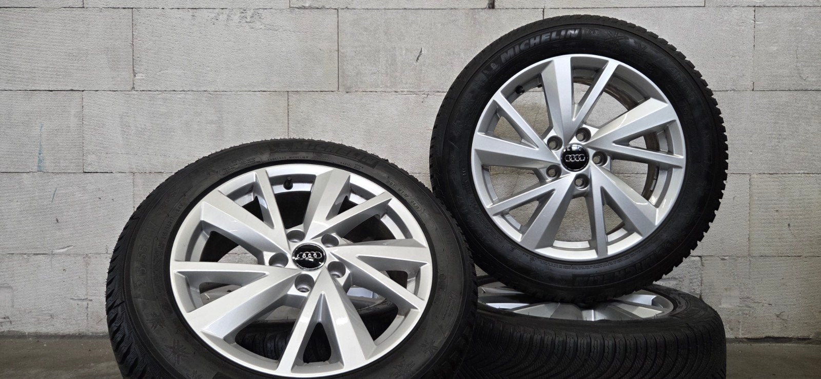 17" Audi Q2 Skoda Karoq Superb velgen Michelin winterbanden, Banden en Velgen, 17 inch, V, Personenwagen