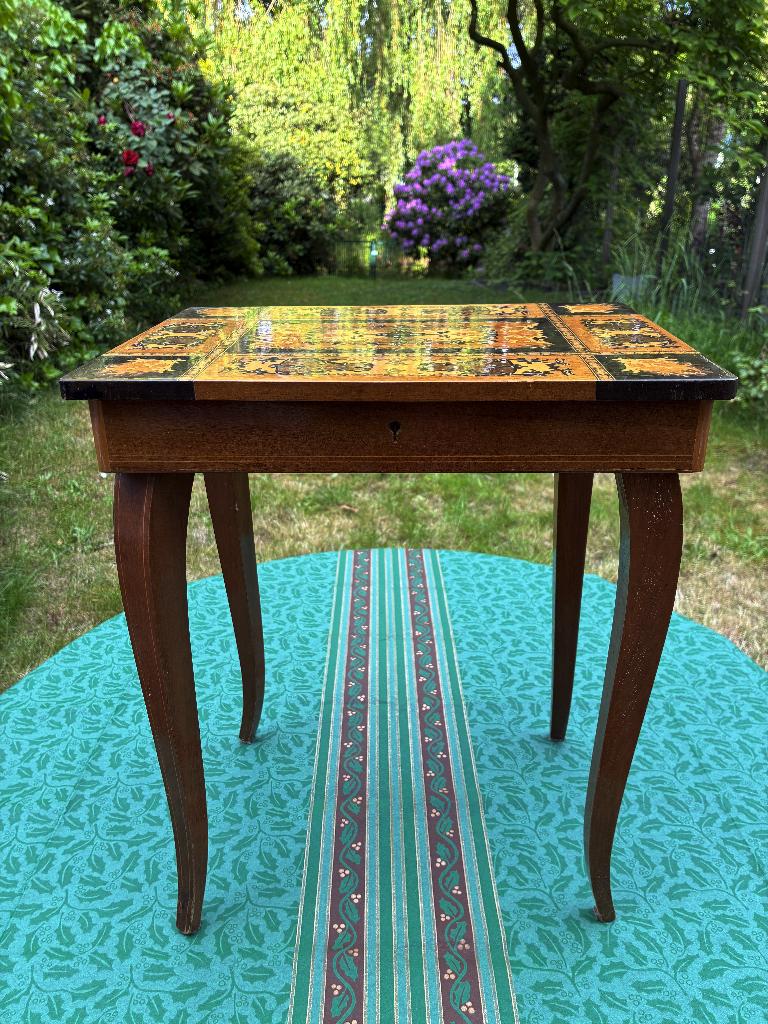Ingelegd bijzettafeltje, 45 tot 60 cm, Minder dan 55 cm, Gebruikt, Vintage