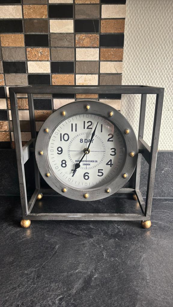 Industriële tafelklok - Manchester Clock Co. London, Ophalen
