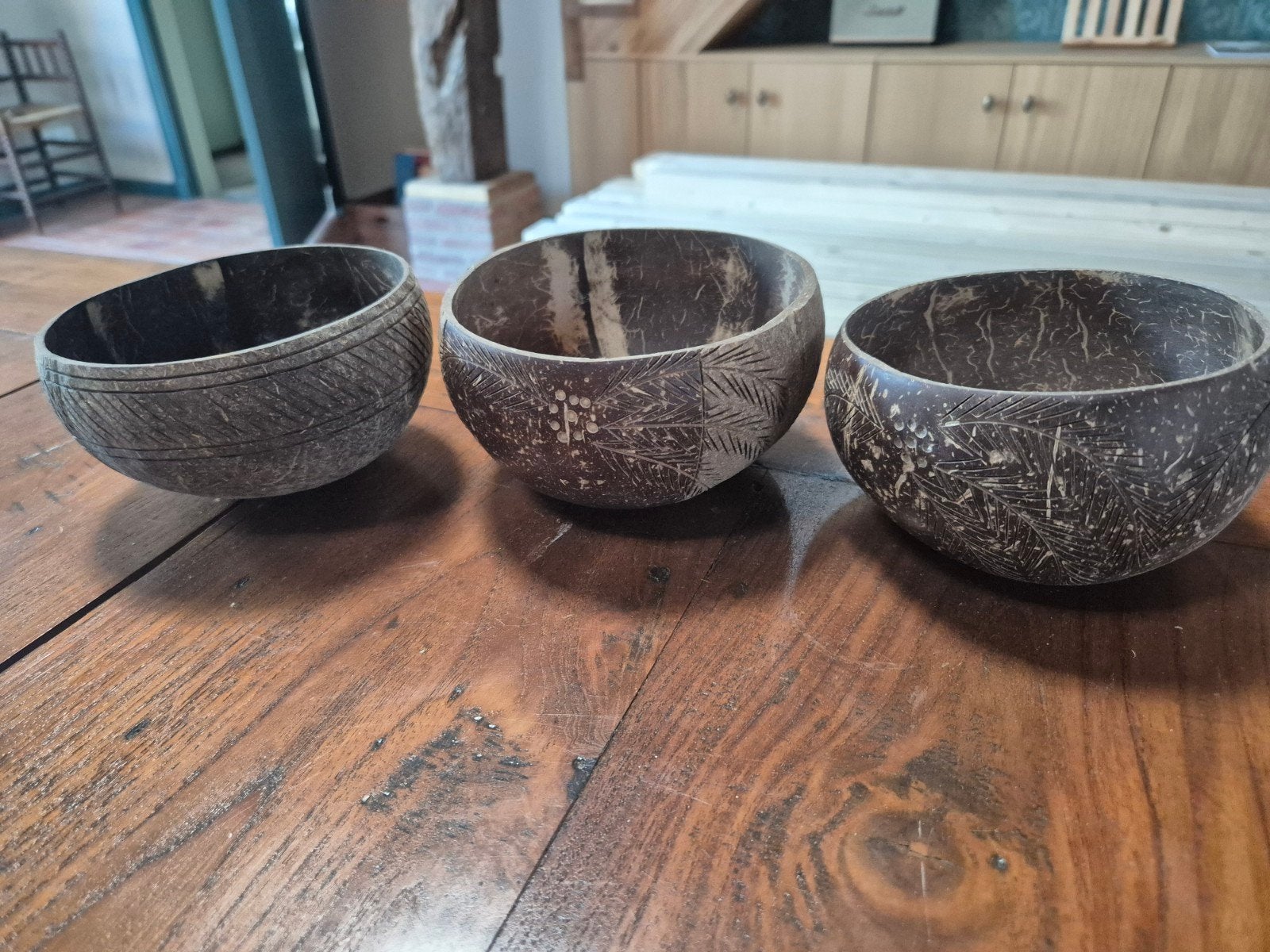3 gedecoreerde Kokosnoot Schalen voor Ontbijt Bowl, Schaal, Rond, Ophalen of Verzenden, Zo goed als nieuw