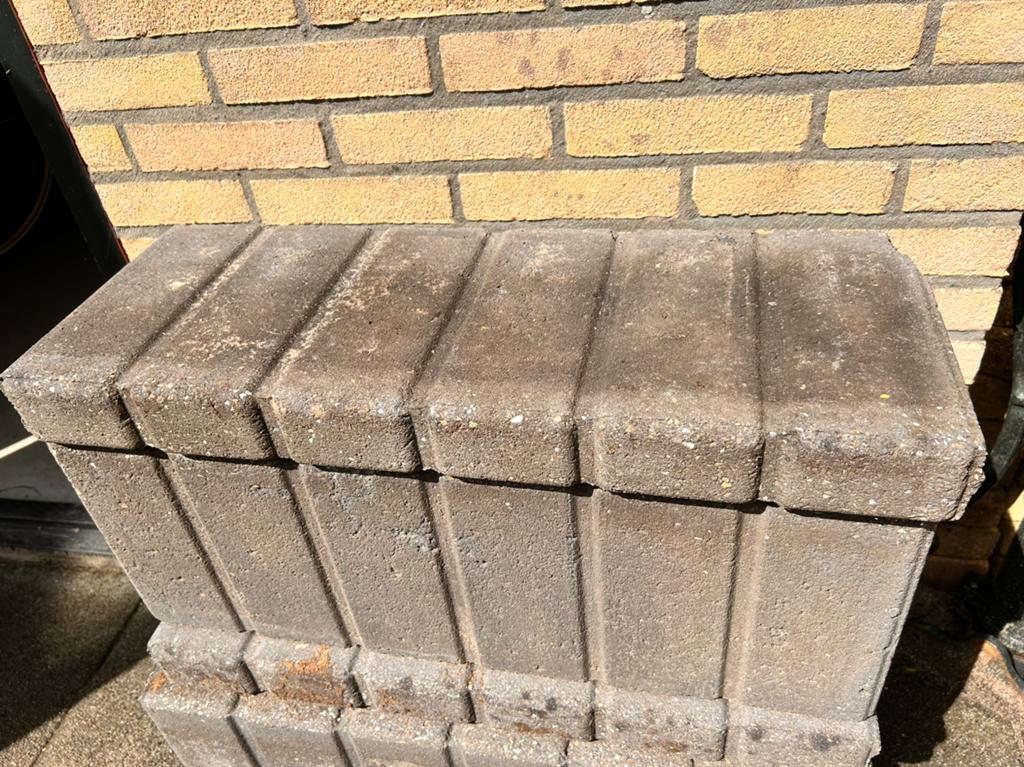 Opsluitbanden gratis ophalen, Tuin en Terras, Bielzen en Borders, Ophalen, Overige materialen, Gebruikt, 25 tot 50 cm