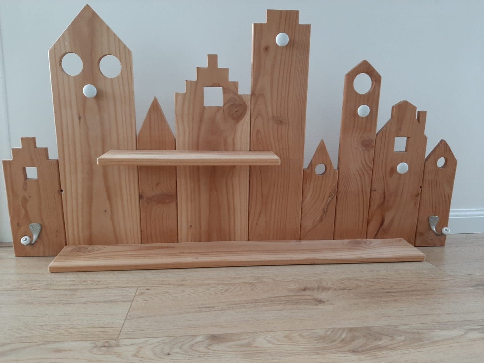 Houten Grachtenpand Wandplank met Haakjes, Ophalen, Zo goed als nieuw