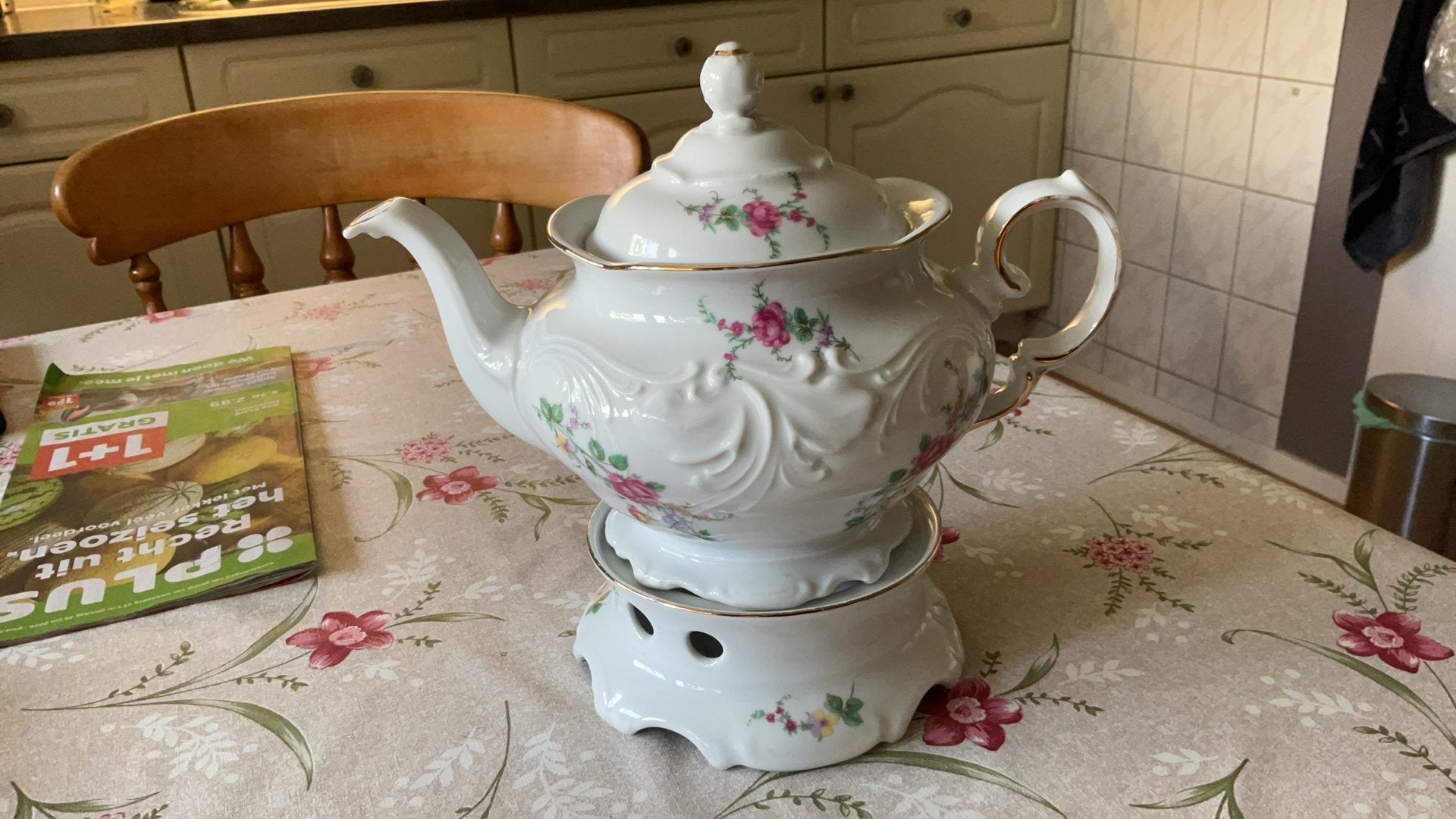 Theepot en rechaud (theelicht), Ophalen