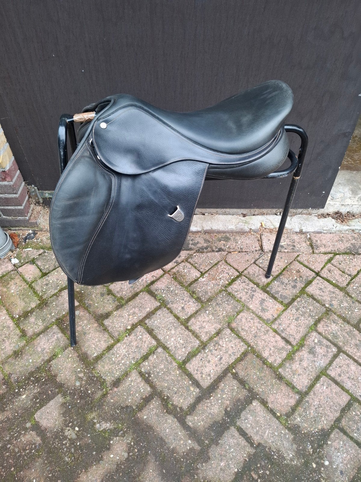 Bates springzadel 17, Dressuur, Ophalen of Verzenden, Zo goed als nieuw
