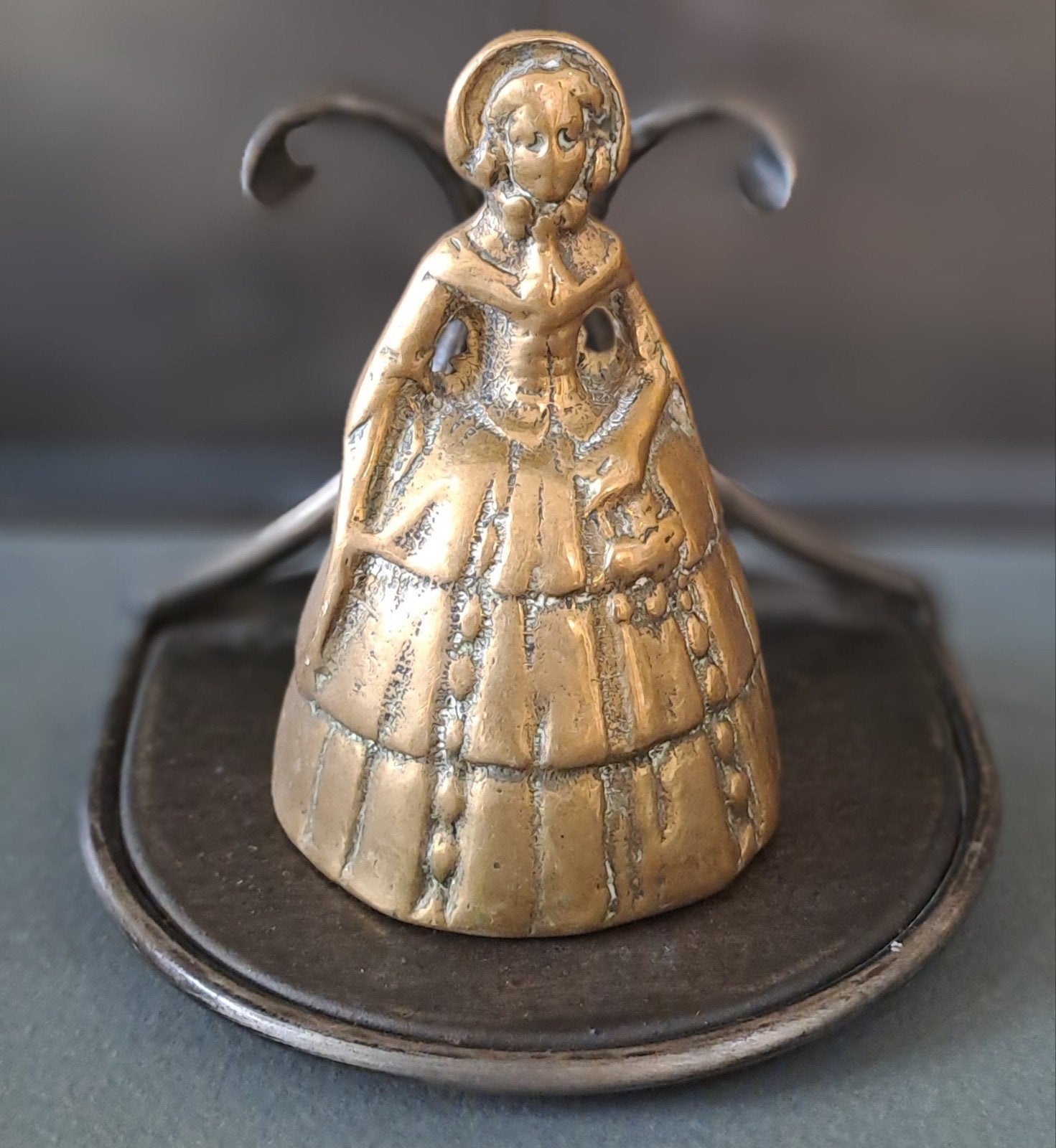 Antieke Messing Dame Bel met IJzeren Houder, Ophalen of Verzenden