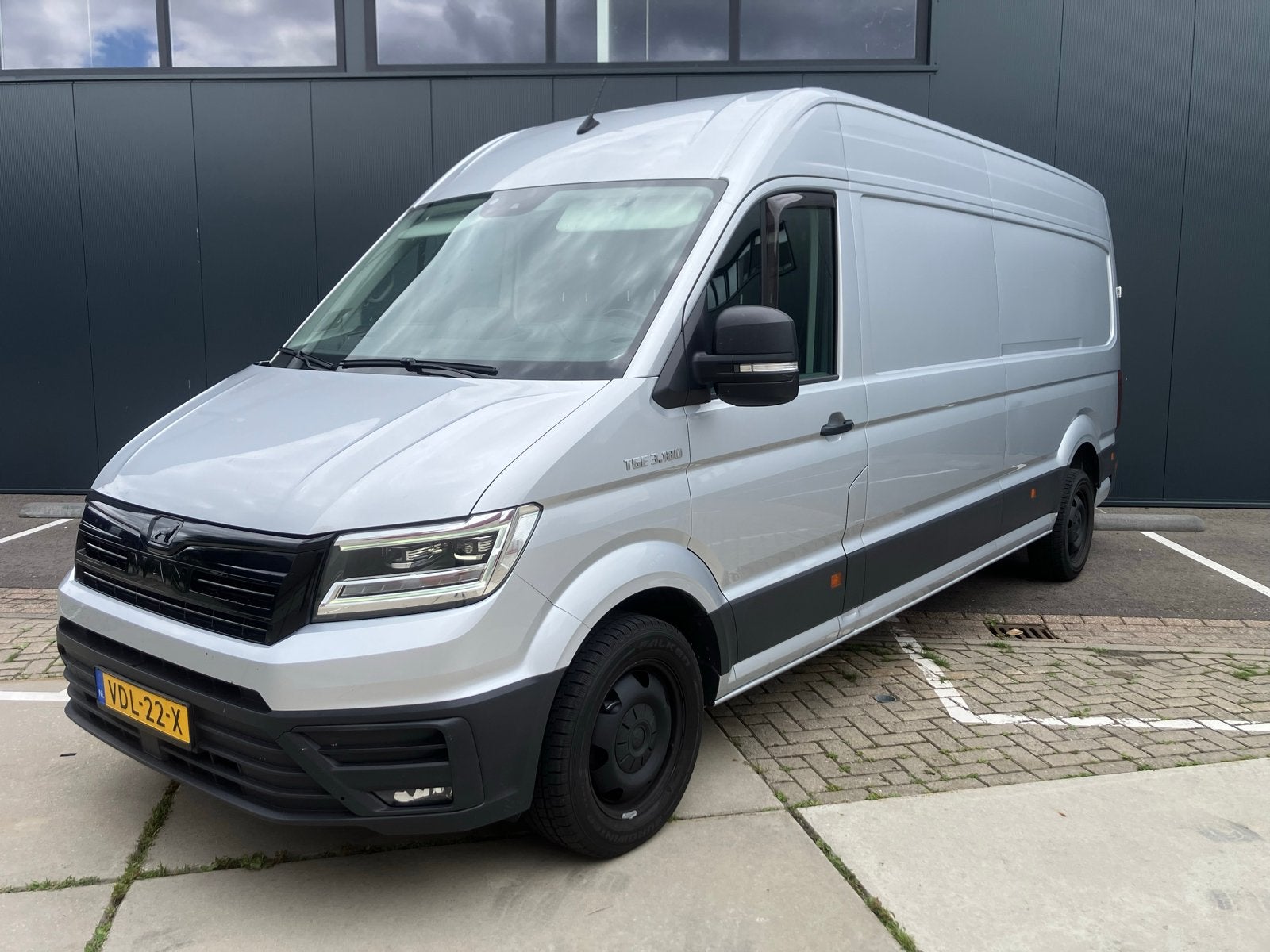 MAN TGE 2.0 TDI 177PK DSG LED Tachograaf Navi Camera NAP✅, Auto's, Euro 5, Stof, Zwart, 4 cilinders