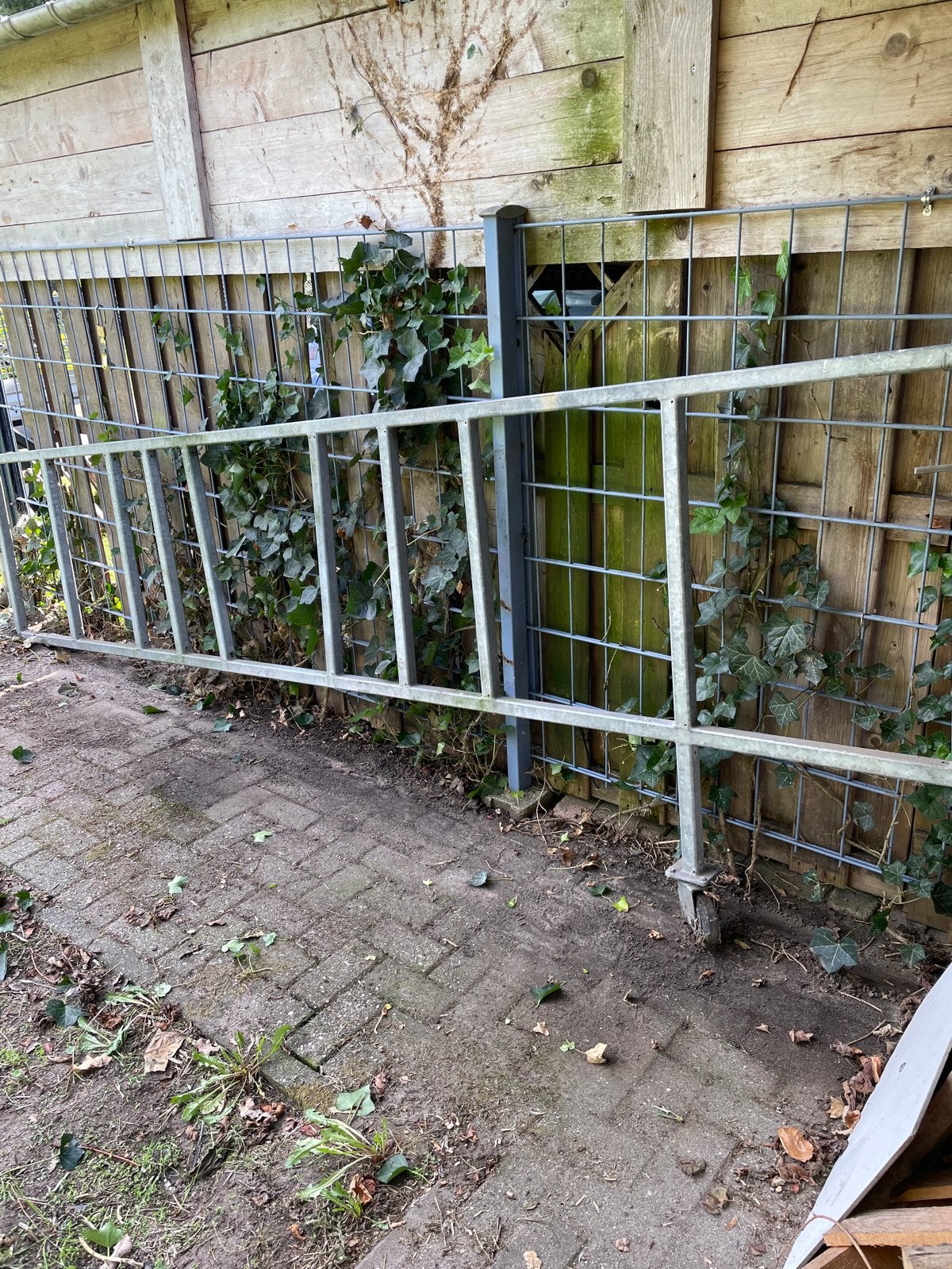 Gegalvaniseerd hekwerk 3,83m lang, 0,80m breed, Tuin en Terras, Ophalen, Gebruikt, IJzer, Tuinhek