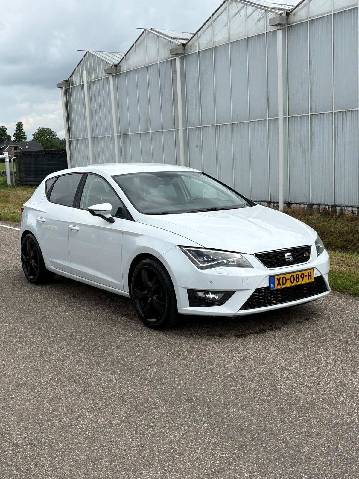 Seat Leon 1.4 TSI 90KW 2013 Wit, Auto's, Voorwielaandrijving, 4 cilinders, Leon, 610 kg