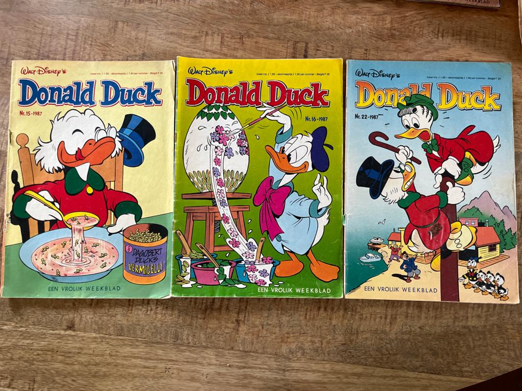 Donald Duck Weekblad - Nrs. 15, 16, 22 uit 1987, Boeken, Stripboeken, Gelezen, Meerdere stripboeken, Ophalen of Verzenden