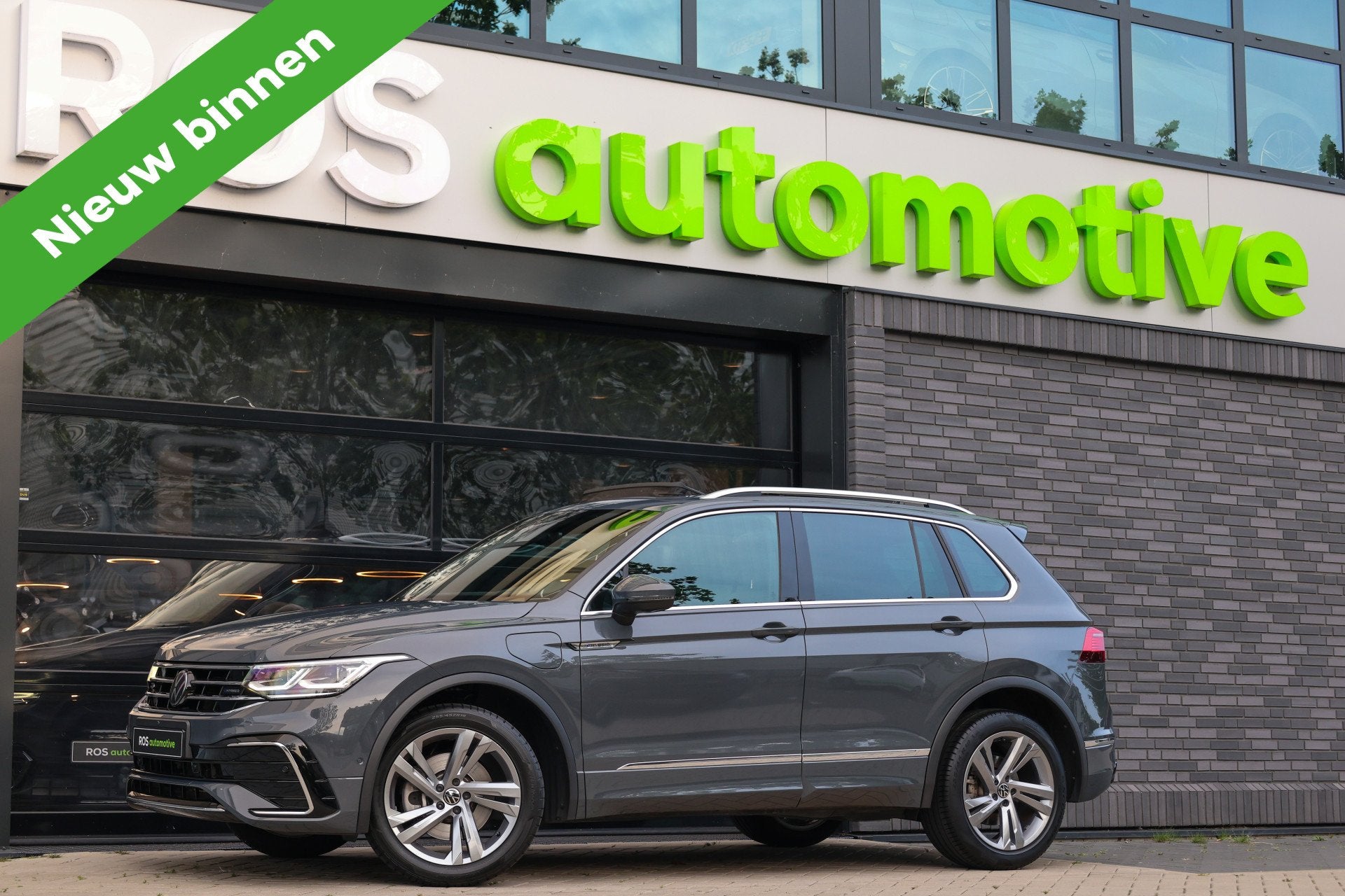 Volkswagen Tiguan 1.4 TSI eHybrid R-Line Business+ | VOL! |, Auto's, Volkswagen, 1716 kg, 4 cilinders, Hybride Elektrisch/Benzine