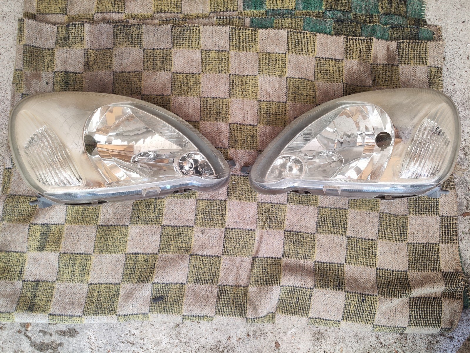 koplampen toyota yaris, Ophalen, Toyota