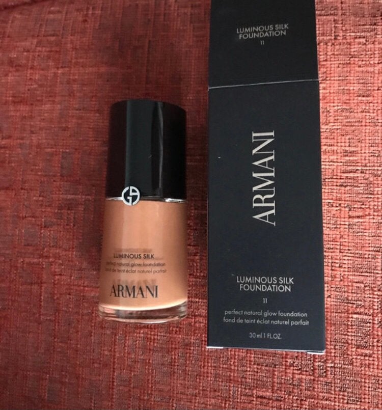 Giorgio Armani luminous silk foundation 11, Overige kleuren, Gehele gezicht, Nieuw, Ophalen of Verzenden