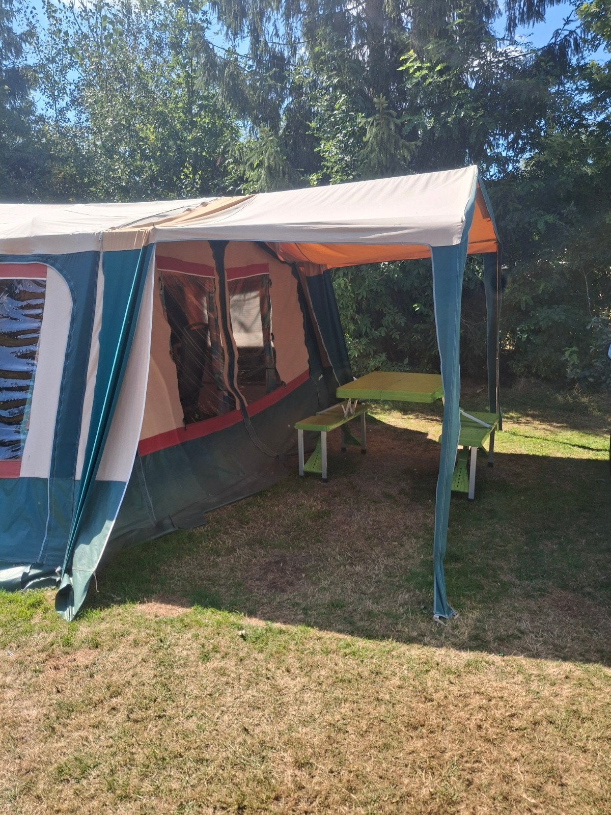 Ruime vouwwagen met extra slaapcabine en keuken, Ophalen, Trigano, Aanwezig, Tot en met 5