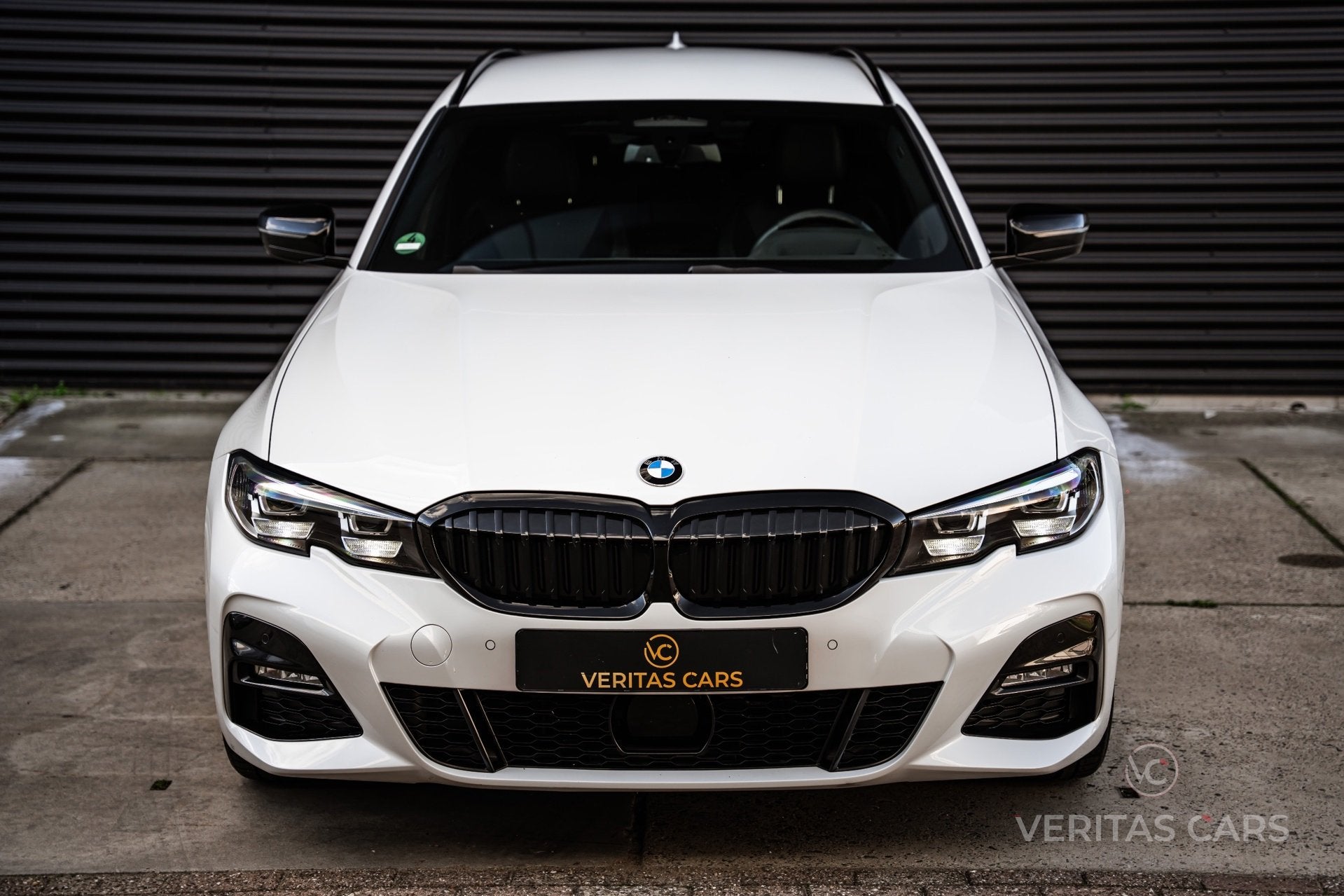 BMW 3-serie Touring 330e xDrive 292PK|BTW|Head-Up|Sfeer|Rijm, Euro 6, 4 cilinders, 1865 kg, Wit
