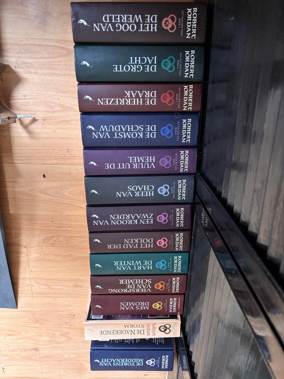Rad des tijds - Robert Jordan, Boeken, Ophalen of Verzenden, Gelezen