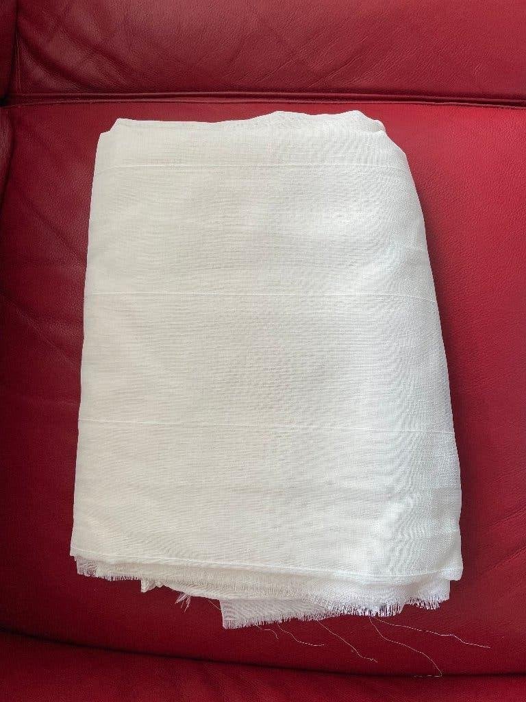 Vitrage / in between gordijn stof, nieuw, 258b x 300h, beige, Loodveter, Nieuw, Ophalen of Verzenden, Gordijn