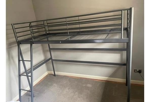 Metalen hoogslaper 200x90, Huis en Inrichting, Slaapkamer | Stapelbedden en Hoogslapers, Ophalen, Eenpersoons, 90 cm, Hoogslaper